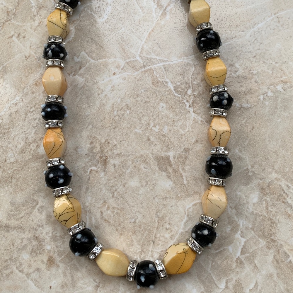 Natural bead necklace